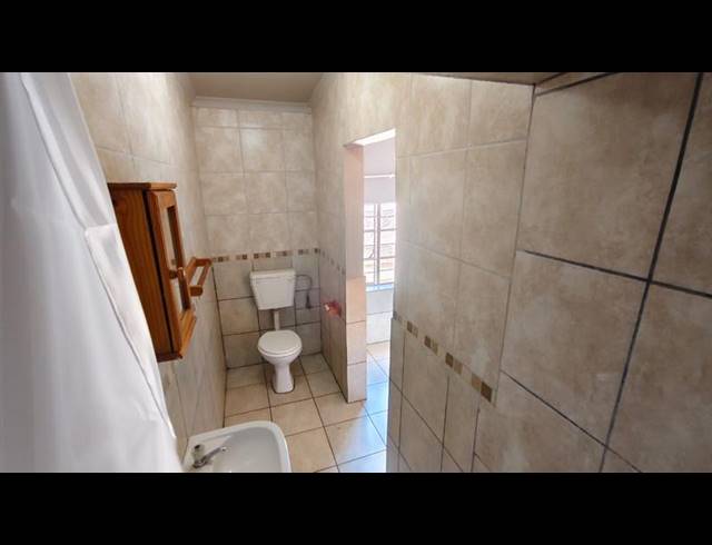 1 BEDROOM PROPERTY TO RENT IN DIE BULT